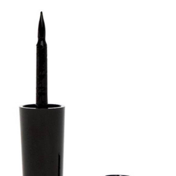 Aesthetica liquid eye liner - Picture 2 of 4